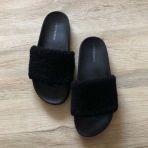 Steve Madden Black Fuzzy Slippers